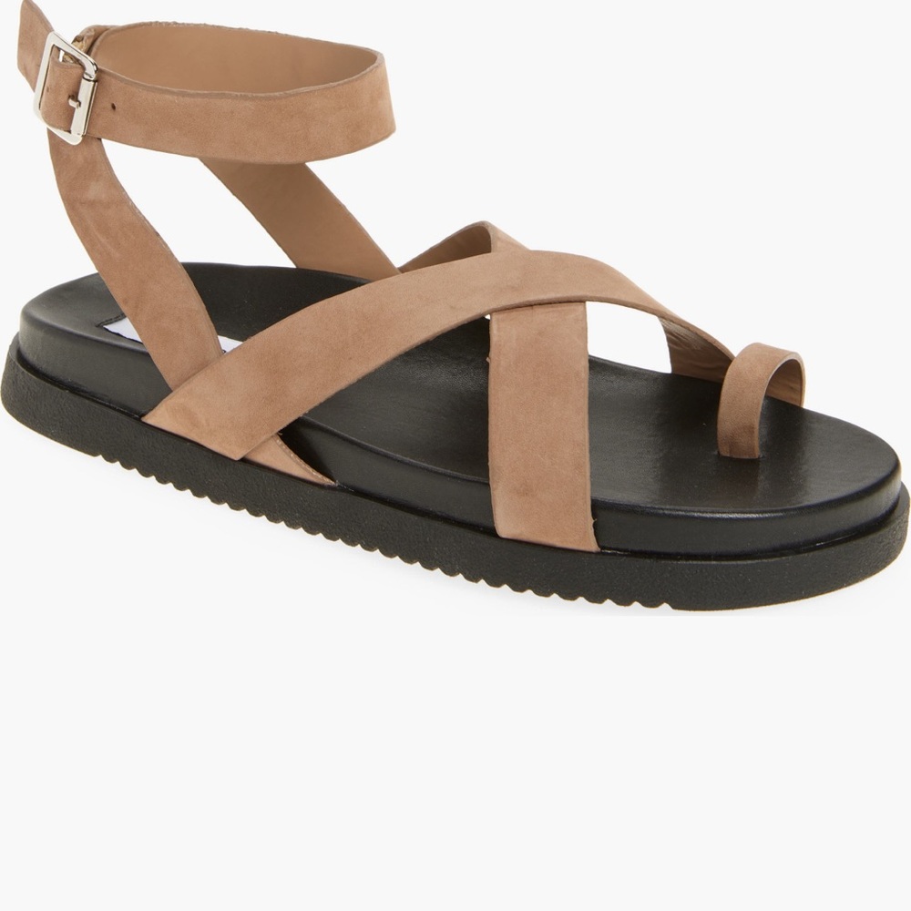 NWT✨ Steve Madden Tan Strappy Sandals